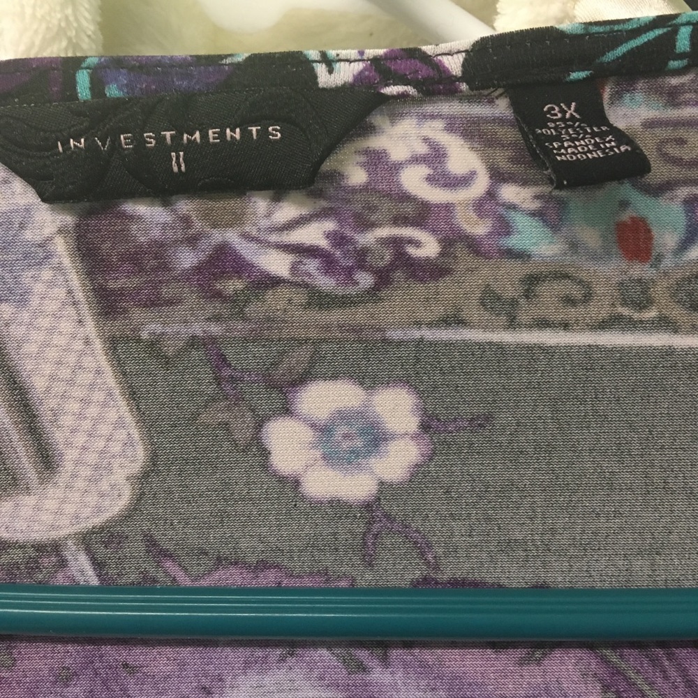Purple patterned top - Picture 3 of 3